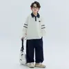 Conjunto de Roupa Polo para Meninos Primavera e Outono 2026 Novo Estilo Moletom Polo e Calça Conjunto de Duas Peças para Crianças Mais Velhas