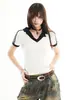 Camiseta de Manga Corta con Cuello en V Estilo Americano Yechuan #2026 para Mujer, Estilo Chica Picante, Corte Ajustado, Diseño que Ceñe la Cintura, Top Deportivo.