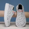 Vendas Diretas de Fábrica Itens em Estoque: Tênis Casuais Confortáveis Respiráveis de Malha Tricotada Camuflados Esportivos Tamanho Grande Masculino e Feminino, Feminino Preto e Branco