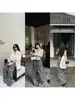 'Pantalones Florales Clásicos de Abuela' Estampado Blanco y Negro Minimalista Relajado Estilo Vacacional Pantalones de Pierna Ancha para Mujer