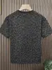 2026 Novo Estampa de Leopardo Gola Redonda Manga Curta Moda Masculina Tendência Luxo Leve High-End Solto Versátil Top Meia Manga Camisa Base
