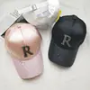 Gorra de Béisbol Satinada Estilo Coreano para Mujer, Primavera y Verano, con Letra de Pedrería, Gorra Casual Versátil, Visera Curva de Moda