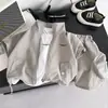 Conjunto de Ropa de Verano para Niños 2026 Nuevo Elegante Estilo Coreano Ropa de Trabajo de Verano para Bebé Conjunto de Tres Piezas de Manga Corta Ropa para Bebés y Niños Pequeños