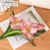 Flap trigeminal tulipán flor artificial punto hoja pétalos grandes tulipán artificial decoración de boda arreglo floral al por mayor