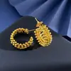Moda Punk Callejera Europea y Americana Versátil Textura Metálica Remache Cuadrado Bala Forma de C Aros Redondos Clavos