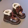 Botas de Couro Forradas com Fleece para Meninas no Inverno com Laços Botas Martin Doces para Crianças Médias e Mais Velhas Botas Curtas Quentes Antiderrapantes Sapatos de Neve de Algodão para Crianças