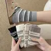 Meias Femininas de Algodão Absorventes de Suor Respiráveis Elásticas de Cano Médio com Bordas de Babados, Amigáveis à Pele, Confortáveis e Fáceis de Combinar Meias Zhuji
