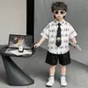 Conjunto de Camisa Estampada de Verão para Meninos 2026 Estiloso Fresco Roupa de Verão Infantil Manga Curta Férias na Praia Casual