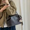 Bolsa tote Boston de couro macio retrô para mulheres, novo estilo 2026, grande capacidade, bolsa de ombro, bolsa transversal, simples, casual e adequada para o trabalho