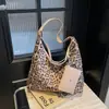 Comercio electrónico transfronterizo: Bolso tote nuevo, versátil, de gran capacidad, diseño casual y simple, adecuado para ir al trabajo, moderno bolso tipo cubo con estampado de leopardo