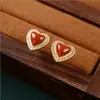Brincos Pequenos Vermelhos de Ágata em Formato de Coração Fofos no Estilo Chinês, Design Vintage com Cravação de Zircônia, Brincos Femininos da Moda