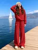 Elegante conjunto esportivo casual vermelho para mulheres, moderno e simples, com moletom forrado de fleece e calça de moletom, conjunto de duas peças para primavera, outono e inverno