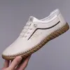 Zapatos de Verano para Hombre 2025 Estilo Nuevo Transpirables de Suela Blanda de Moda Sandalias Casuales para Hombre con Costuras Hechas a Mano y Zapatos Perforados Duraderos para Hombre