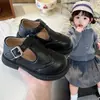 Sapatos de couro para meninas, sapatos de princesa infantis, sapatos Mary Jane, novos sapatos de performance retrô estilo britânico para primavera e outono, com sola macia, para meninas pequenas