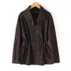 Ropa de mujer de estilo europeo y americano transfronteriza, nueva colección de otoño 2026: cuello solapa, abrigo de piel de oveja con cinturón, top talla grande