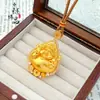 Mismo estilo que la tienda de oro, oro de arena de método antiguo incrustado con diamantes, colgante del Dios de la Riqueza para tener dinero inmediatamente, colgante colgante del Dios de la Riqueza hueco de estilo chino nuevo