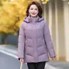 Jaqueta de Penas de Ganso Branco de Alta Qualidade Fashionável Versátil Roupa de Mãe Novo Estilo Roupas para Mulheres de Meia-Idade a Idosas Espessada Aconchegante Roupa de Exterior Quente
