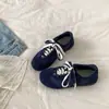 Zapatos de entrenamiento alemanes de estilo ballet con suela blanda de nicho para mujer, colección otoño 2026, zapatillas deportivas casual retro a la moda para correr, zapatillas de caña baja