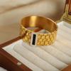 Pulsera de acero de titanio chapada en oro estilo palaciego retro europeo y americano, pulsera con diseño de panal de abeja de personalidad, joyería de moda, pulsera con incrustaciones de diamantes