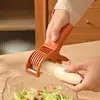 Rebanador de Frutas y Verduras - Cortador de Verduras para Ensaladas con Hoja Afilada de Acero Inoxidable, Operación de un Solo Pulsador, ABS de Grado Alimenticio, Mango Ergonómico, Antiadherente - para Huevos, Fresas, Kiwi, Champiñones - 2 Colores