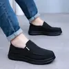Sapatos de pano Old Beijing para homens, com sola macia, leves, casuais, respiráveis e resistentes a odores, sapatos de trabalho para motoristas, estilo slip-on