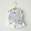 Conjunto casual de pantalones cortos y chaleco sin mangas para niños, nuevo conjunto de dos piezas a rayas de algodón puro bordado de dibujos animados para niños de verano