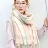 Cachecol Xadrez de Faux Cashmere de Inverno para Mulheres, Xale Elegante Estilo Japonês Quente para Outono e Inverno com Franjas, Aquecedor de Pescoço Rosa Versátil para Proteção contra o Frio