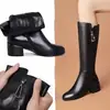 Botas Largas de Punta Redonda 2026 Tendencia Otoño/Invierno Nuevo Estilo Tacón Medio Tacón Grueso Versátiles Por Encima de la Rodilla Con Terciopelo Adicional Botas Altas para Mamá Zapatos de Mujer