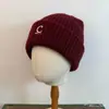 Chapéu de Tricô Bordado com Letra Simples Coreano para Estudantes Casais Outono e Inverno Casual Versátil Proteção para as Orelhas Quente Chapéu de Lã Pulôver
