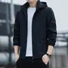 Chaqueta versátil de moda elegante para hombre para primavera y otoño, prenda exterior con capucha simple estilo business casual