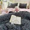 Juego de Cuatro Piezas de Vellón de Coral de Leche Grado A Ropa de Cama para el Hogar Funda Nórdica de Encaje Francés Juego de Tres Piezas Engrosado Cálido de Invierno