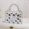 2026 Nova Bolsa de Mão com Corrente de Pérolas em Treliça de Diamante com Superfície de Espelho Metálico Mini Bolsa Quadrada Pequena de Casca Dura Bolsa Transversal com Corrente para Mulheres Atacado