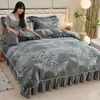 Juego de Cuatro Piezas de Terciopelo de Leche Engrosado para Invierno (4-4.5 kg) Juego de Ropa de Cama de Coral Fleece Otoño/Invierno con Faldón de Cama, Venta Directa de Fábrica, Venta al por Mayor y Dropshipping