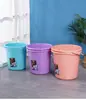 Cubo de plástico para el hogar, portátil, grande, engrosado, para almacenar agua, dormitorio de estudiantes, baño, con tapa, lavandería, pequeño, redondo