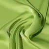 Tejido sintético de acetato con doble cara, de tonos verdes y con brillo, antiarrugas, con una caída satinada espesa, adecuado para vestidos cheongsam, vestidos de gala y vestimenta tradicional china.