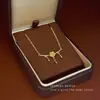 Collar de Flor Dorada para Mujer, Cadena Retro para Clavícula, Collar Sencillo y Elegante Incrustado de Diamantes, Regalo de San Valentín, Electrochapado en Oro Real
