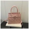 Bolsas Novas, Modernas e Versáteis São Populares Este Ano para o Deslocamento Diário, Bolsas de Ombro e Transversais, Bolsas Femininas de Alta Qualidade, Bolsas Quadradas Pequenas