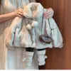 Conjunto de inverno para meninas 2026 novo estilo, jaqueta e suéter forrados com fleece e espessados, conjunto de duas peças quente e estiloso para bebês