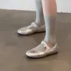 Versión de Piel de Vaca ~ Zapatos Planos Redondos Versátiles Plateados para Mujer con Correas Plisadas y Boca Baja Zapatos Casuales Mary Jane de Piel Genuina