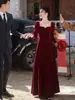 Vestido de Veludo Vinho para Noivas, Novo Estilo 2026, Vestido Longo Elegante com Manga Longa para Festa de Noivado e Formatura para Mulheres