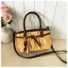Bolso de axila estilo retro casual para mujer, nuevo modelo 2025, bolso tote de gamuza de gran capacidad, bolso de hombro simple para el día a día