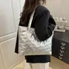 2025 Nuevo Otoño e Invierno Casual Bolso Tote Casual Gran Capacidad Viaje Moda Más Fácil de Combinar Bolso de Hombro Bolso de Mano Bolso para Mujer