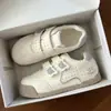 Otoño 2026 Nuevos Zapatos de Lona Dibujos Animados Velcro Estudiante Deportivos Casuales Lunares Moda Zapatos de Entrenamiento Alemanes Zapatos Blancos