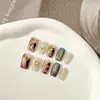 Uñas postizas hechas a mano de longitud corta, estilo retro, con degradado, decoración de lámina dorada y diamantes, que realzan el tono de piel, son delicadas y sofisticadas, piezas de arte de uñas terminadas al por mayor