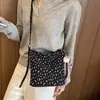 Bolso de hombro cruzado versátil para mujer, nuevo diseño de moda otoño 2026, ligero, lujoso, elegante y chic
