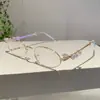 Lujo Ligero, Aspecto de Alta Gama, Gafas de Sol Pequeñas de Montura Retro Ovalada Incrustadas con Diamantes para Mujer, Forma Cóncava Estilo Ins, Gafas de Sol Decorativas Personalizadas, Modernas