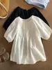Sensación casual~Blusa blanca de manga corta con pliegues de abanico para mujer, verano, sensación de alta gama, temperamento único, top pequeño versátil