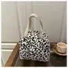 Bolso de Mano de Pana Estampado de Comercio Exterior Versátil para Mujer con Fresas, Bolso de Hombro Cruzado, Gran Capacidad, Bolso de Mamá