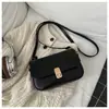 2026 Otoño/Invierno Moda Personalidad Fresca Viaje Diario Simple para Mujer Gran Capacidad Hombro Cruzado Bolso Cuadrado Pequeño Francés para Axila