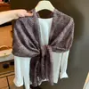 Xale estilo vintage, leve, com estampa de leopardo para mulheres, um lenço fino e longo perfeito para o verão, criando um visual estiloso e versátil, e oferecendo proteção solar